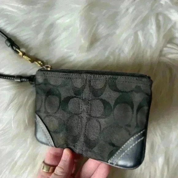 EUC Coach Signature Canvas Logo Zip Closure Wristlet - Black, Leather Corners - Picture 7 of 11